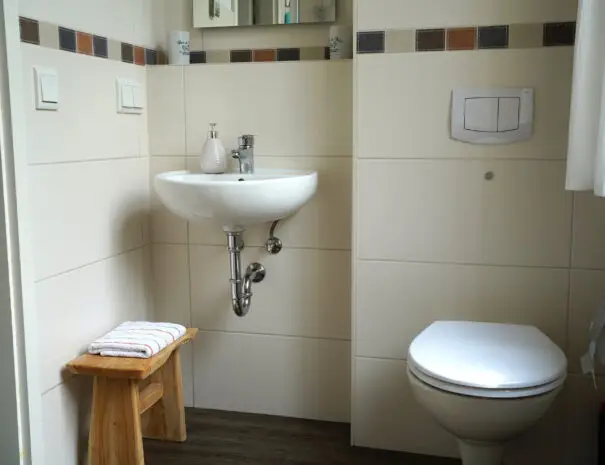 Badezimmer FeWo Gartenblick