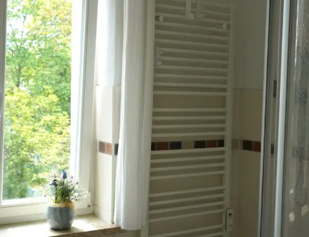 Badezimmer FeWo Gartenblick