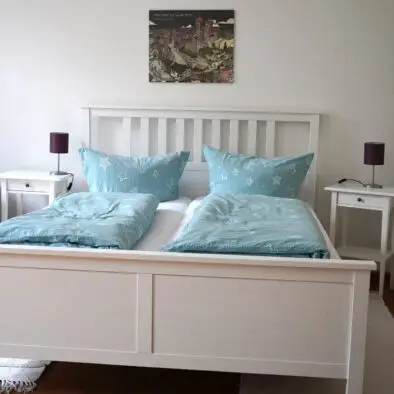 Schlafzimmer FeWo Gartenblick